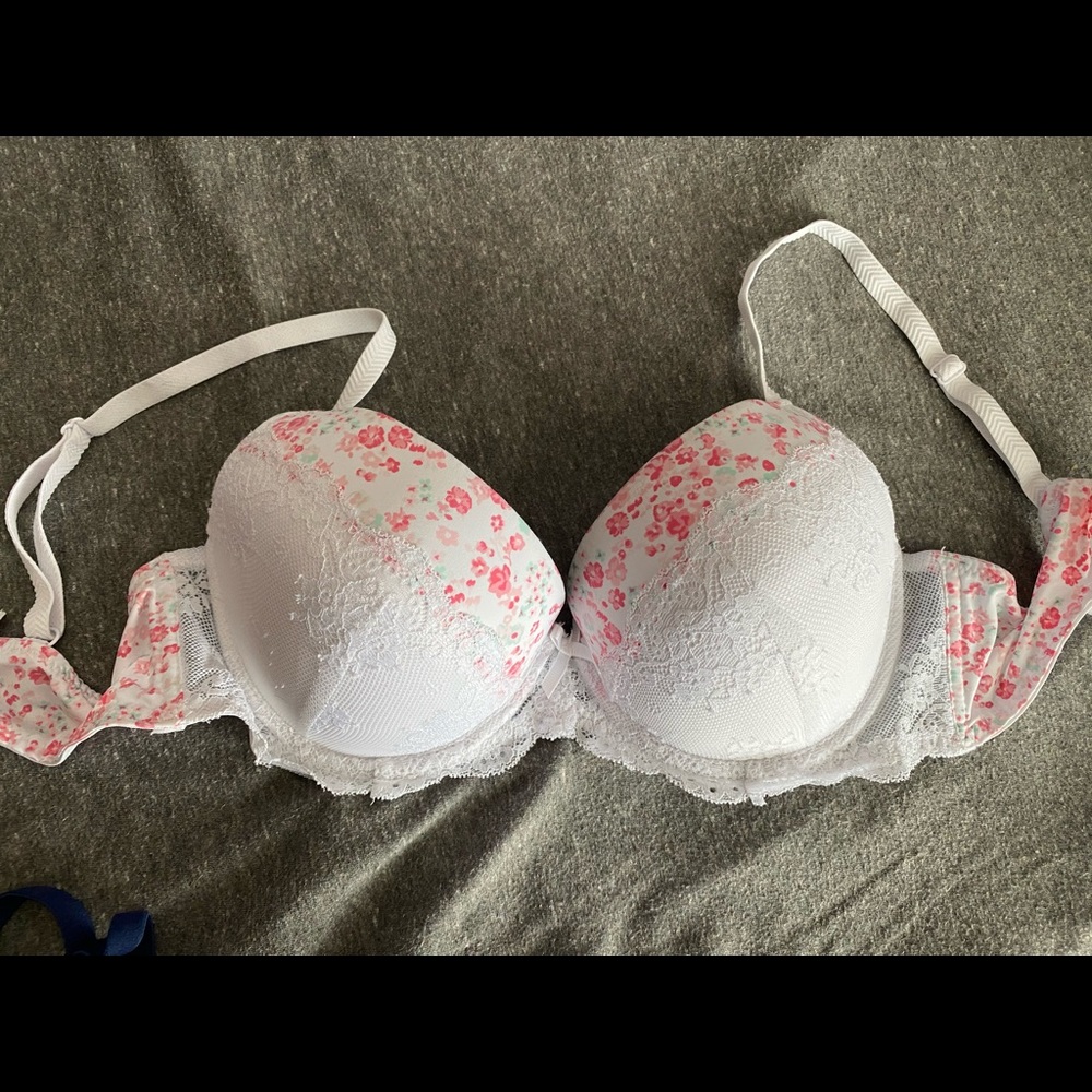 Laura Ashely bra